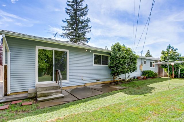 9049 Rosewood Dr, Sacramento, CA 95826