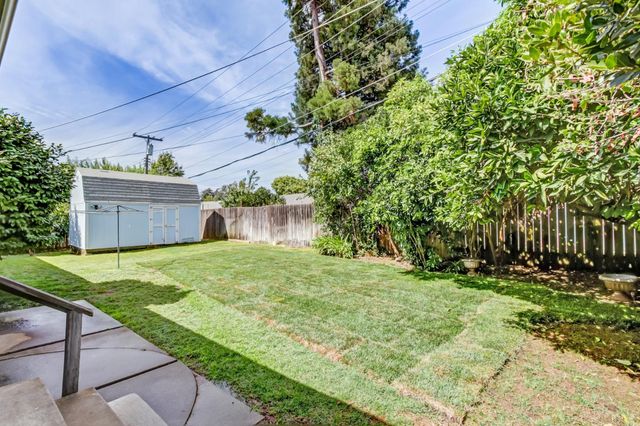 9049 Rosewood Dr, Sacramento, CA 95826