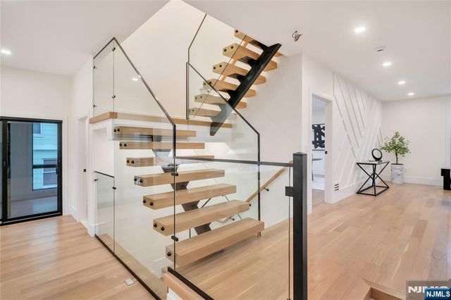 283 Bluff Road, Fort Lee, NJ 07024