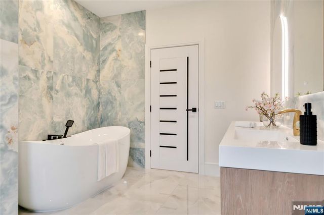 283 Bluff Road, Fort Lee, NJ 07024