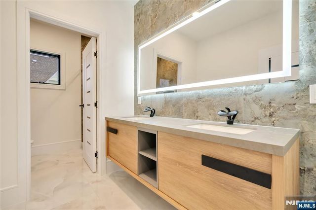 283 Bluff Road, Fort Lee, NJ 07024