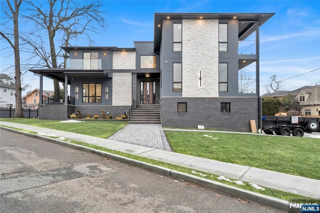 283 Bluff Road, Fort Lee, NJ 07024