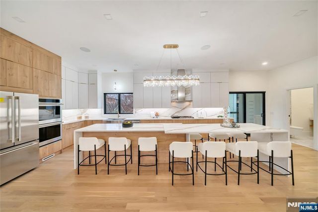 283 Bluff Road, Fort Lee, NJ 07024