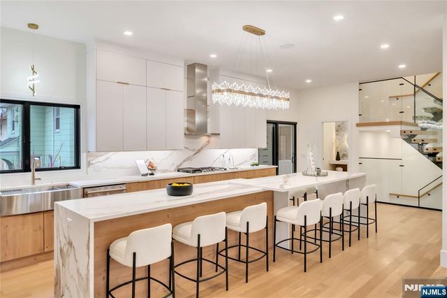 283 Bluff Road, Fort Lee, NJ 07024