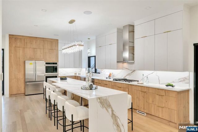 283 Bluff Road, Fort Lee, NJ 07024