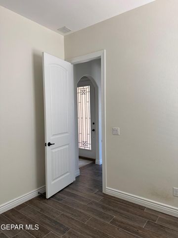 229 FARNBOROUGH Street, El Paso, TX 79928