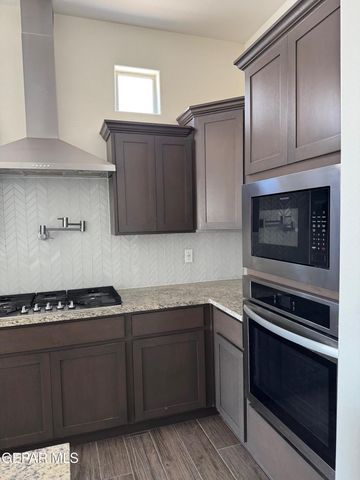 229 FARNBOROUGH Street, El Paso, TX 79928