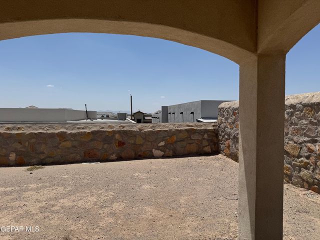 229 FARNBOROUGH Street, El Paso, TX 79928