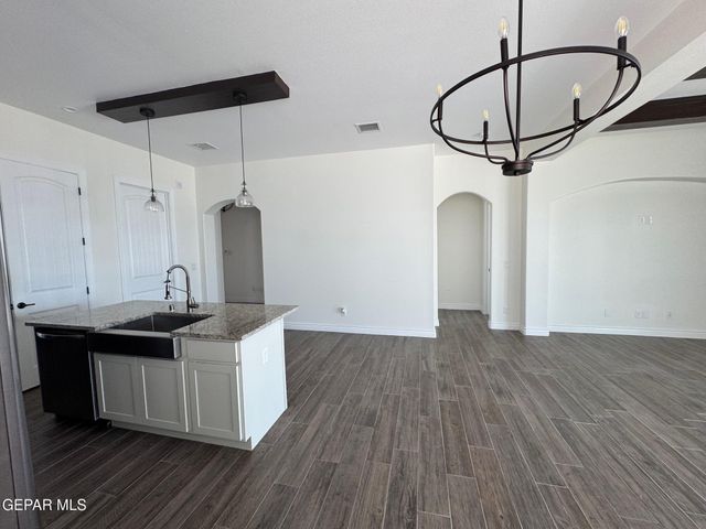 229 FARNBOROUGH Street, El Paso, TX 79928