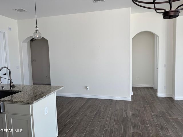 229 FARNBOROUGH Street, El Paso, TX 79928