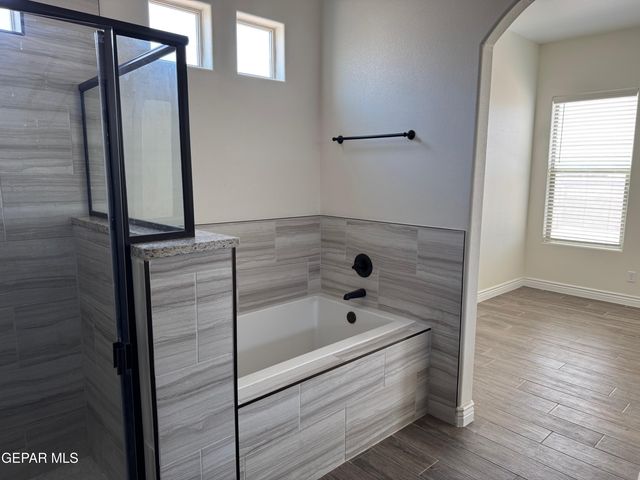 229 FARNBOROUGH Street, El Paso, TX 79928