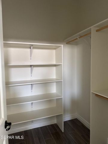 229 FARNBOROUGH Street, El Paso, TX 79928