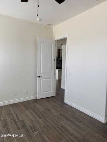 229 FARNBOROUGH Street, El Paso, TX 79928