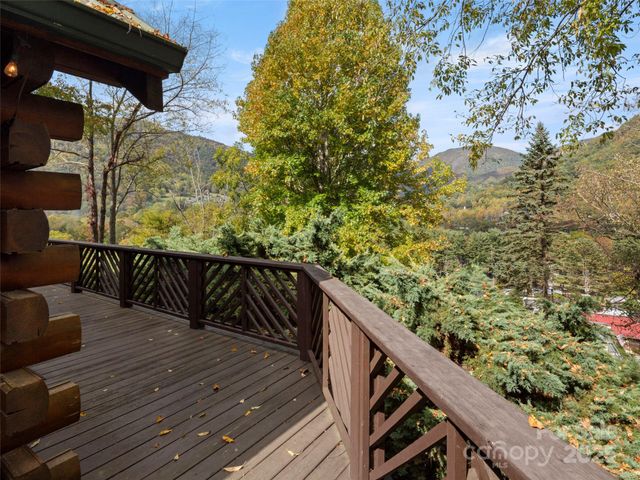 400 Rocky Top Road, Maggie Valley, NC 28751
