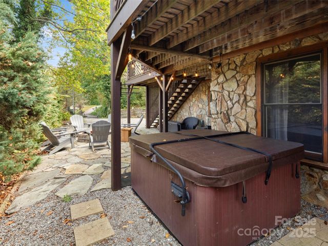 400 Rocky Top Road, Maggie Valley, NC 28751