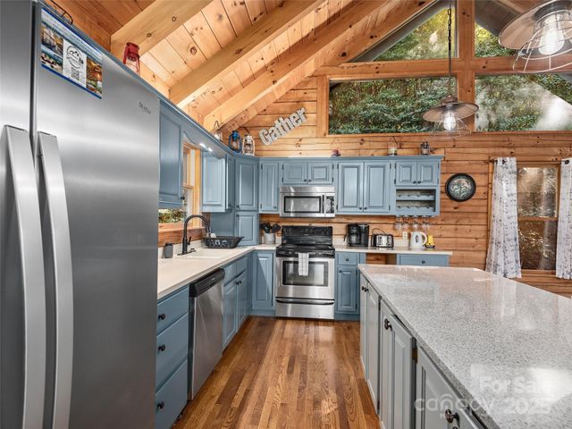 400 Rocky Top Road, Maggie Valley, NC 28751