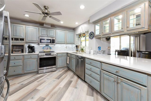 1800 LIESL DRIVE E, Venice, FL 34293