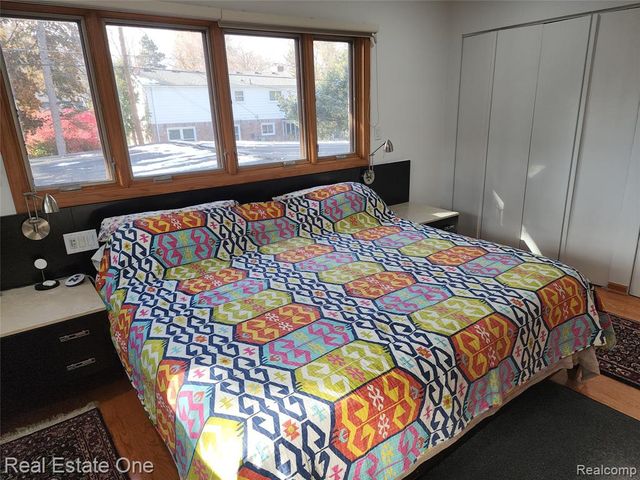 6660 Woodbank Drive, Bloomfield Village, MI 48301