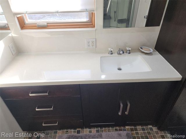 6660 Woodbank Drive, Bloomfield Village, MI 48301