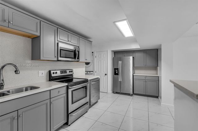 411 N 61st Ave, Hollywood, FL 33024