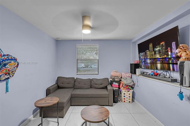 411 N 61st Ave, Hollywood, FL 33024