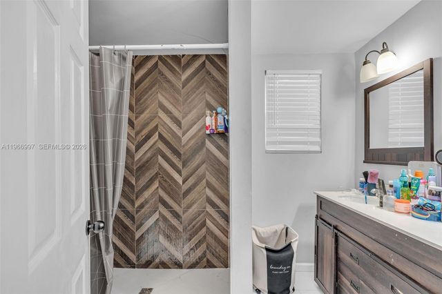 411 N 61st Ave, Hollywood, FL 33024