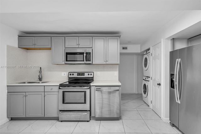 411 N 61st Ave, Hollywood, FL 33024