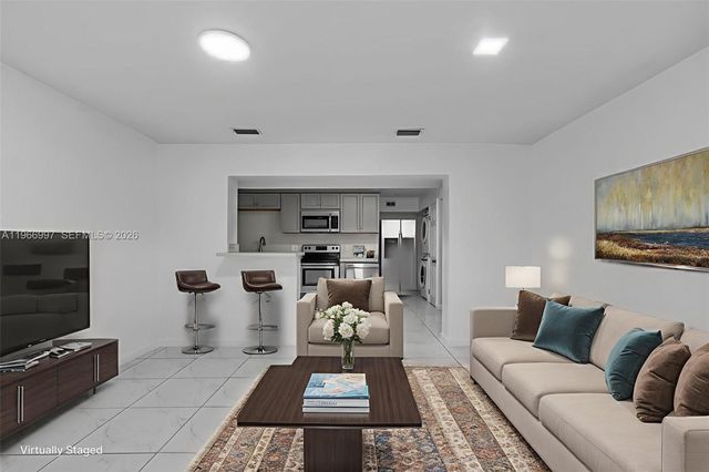 411 N 61st Ave, Hollywood, FL 33024