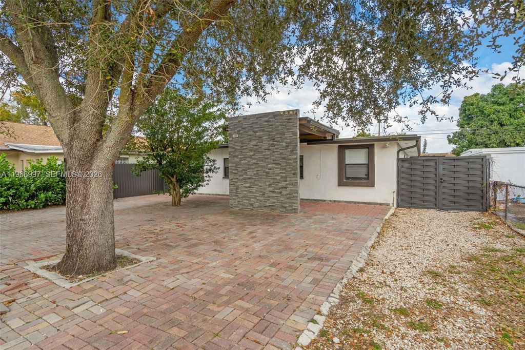 411 N 61st Ave, Hollywood, FL 33024