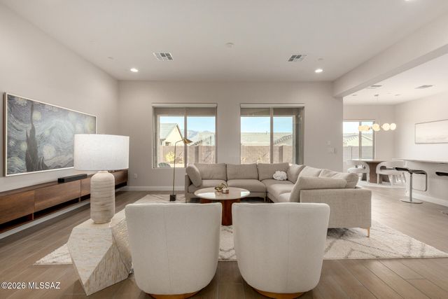 2751 W Plateau Ridge Drive, Oro Valley, AZ 85742