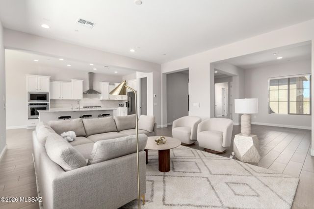 2751 W Plateau Ridge Drive, Oro Valley, AZ 85742