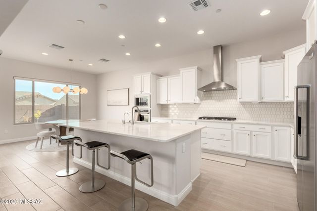 2751 W Plateau Ridge Drive, Oro Valley, AZ 85742