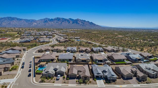 2751 W Plateau Ridge Drive, Oro Valley, AZ 85742