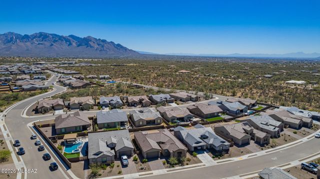 2751 W Plateau Ridge Drive, Oro Valley, AZ 85742