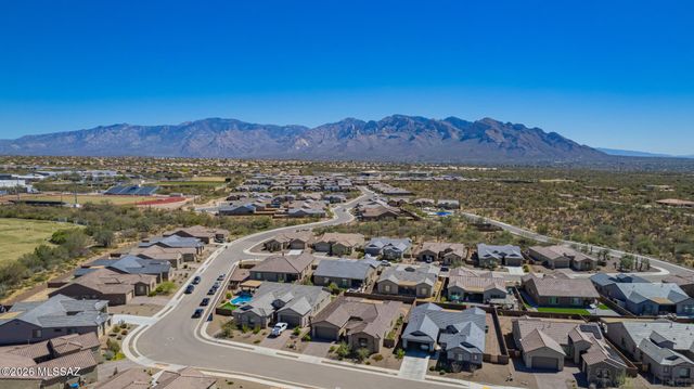 2751 W Plateau Ridge Drive, Oro Valley, AZ 85742