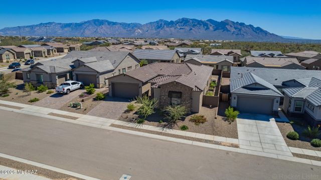 2751 W Plateau Ridge Drive, Oro Valley, AZ 85742