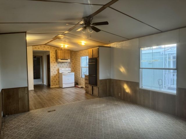 731 Hedy Jayne, Medford, OR 97501