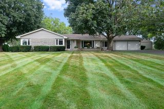 11518 Algonquin Road, Huntley, IL 60142