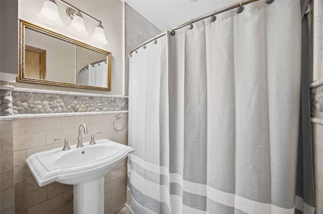 10423 Alcott Drive, Houston, TX 77043