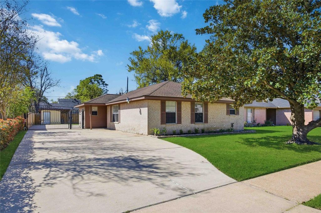 10423 Alcott Drive, Houston, TX 77043