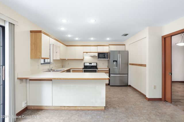 867 Greenwood Manor Circle 5-E, West Melbourne, FL 32904