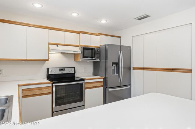 867 Greenwood Manor Circle 5-E, West Melbourne, FL 32904