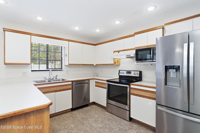 867 Greenwood Manor Circle 5-E, West Melbourne, FL 32904