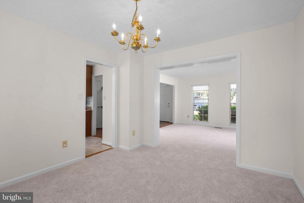 Image 10 of property listing at 5505 LAKE RIDGE TER, Bowie, MD 20720