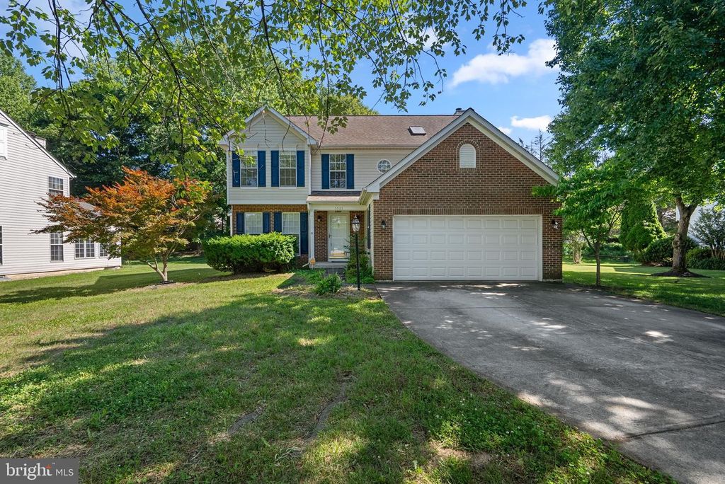 Image 2 of property listing at 5505 LAKE RIDGE TER, Bowie, MD 20720