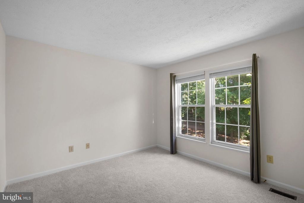 Image 30 of property listing at 5505 LAKE RIDGE TER, Bowie, MD 20720
