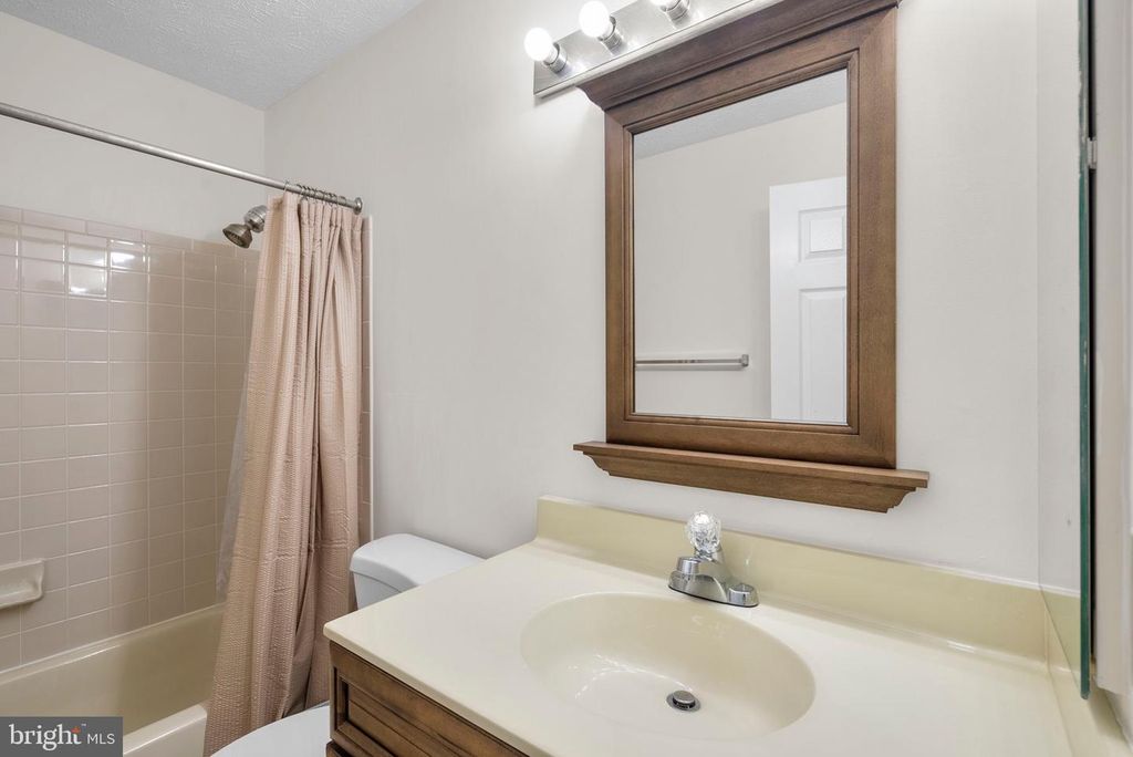 Image 33 of property listing at 5505 LAKE RIDGE TER, Bowie, MD 20720
