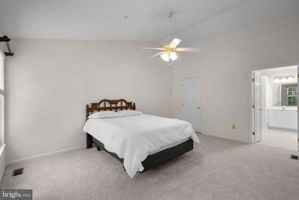 Image 35 of property listing at 5505 LAKE RIDGE TER, Bowie, MD 20720