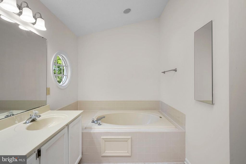 Image 38 of property listing at 5505 LAKE RIDGE TER, Bowie, MD 20720