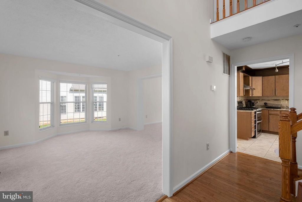 Image 4 of property listing at 5505 LAKE RIDGE TER, Bowie, MD 20720